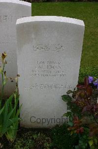 Lillers Communal Cemetery - Lal Khan, 